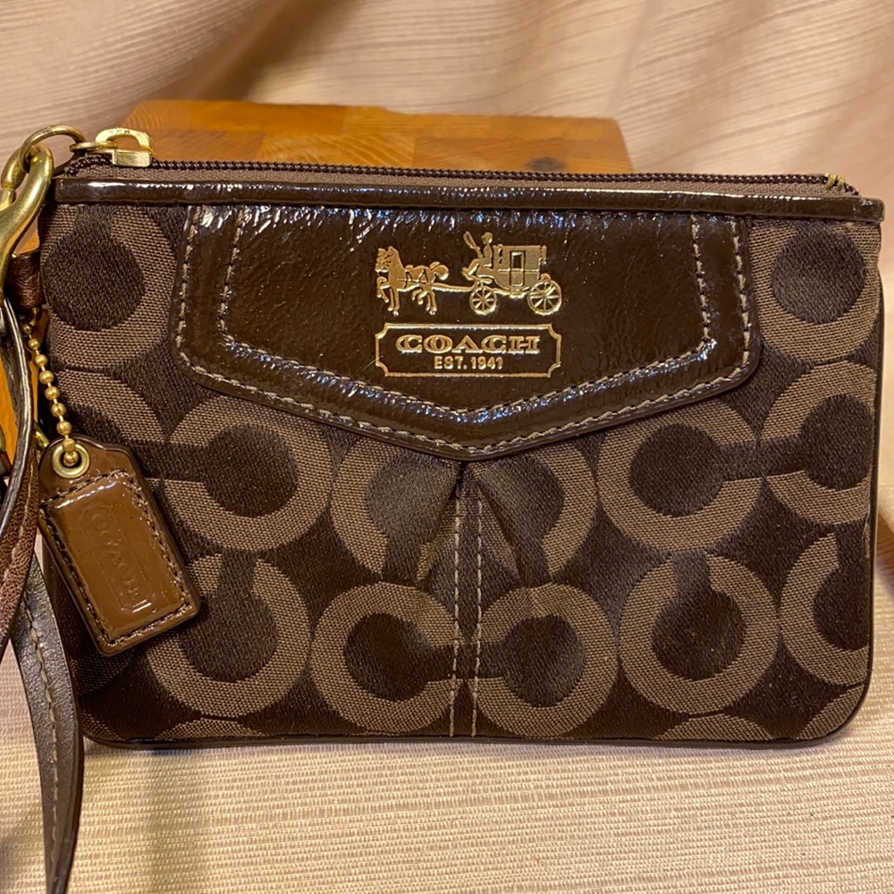 Coach almost NEW wristlet/wallet